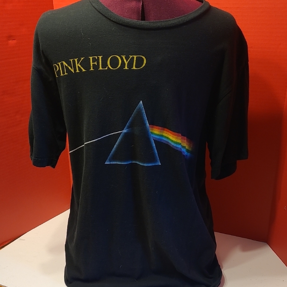 Pink Floyd Black Tee with Rainbow Prism Design 2014 Official Product